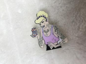 broche-princesses-disney-tatouees-rock-cendrillon-2
