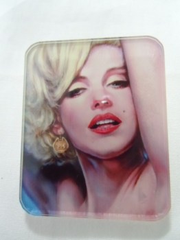 Broche plastique originale portrait Marilyn Monroe pop