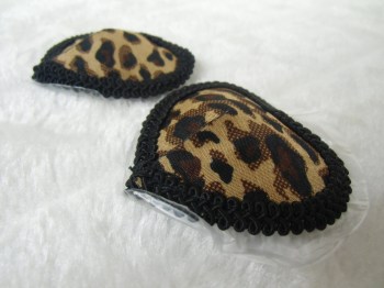 Cache-tétons nippies coeurs léopard
