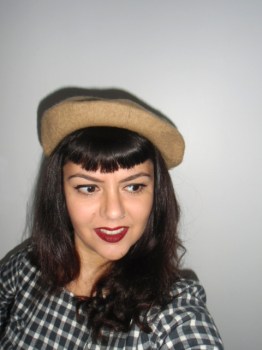 Béret beige foncé rétro pinup rond 28cm en laine mélangée