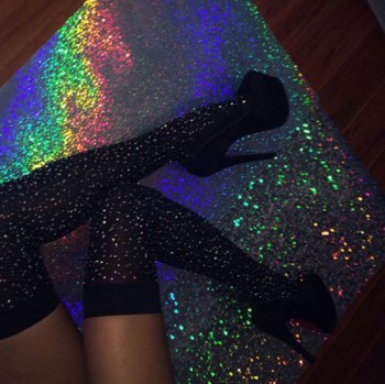 Chaussettes montantes noires à strass brillants