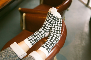 chaussettes-pieddepoule-noir-blanc-2