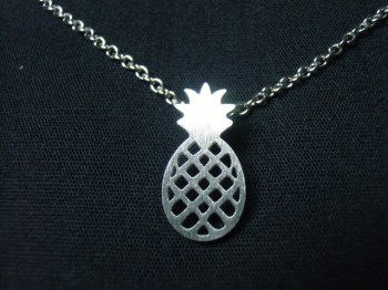 Collier de pin-up pendentif fruit ananas argenté