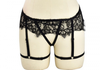 Culotte harnais dentelle cul nu élastiques noirs tour de cuisses