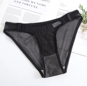 culotte-transparente-noire-ouverture-cote