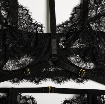 ensemble-lingerie-dentelle-noire-sexy-soutien-gorge-serretaille-string-12
