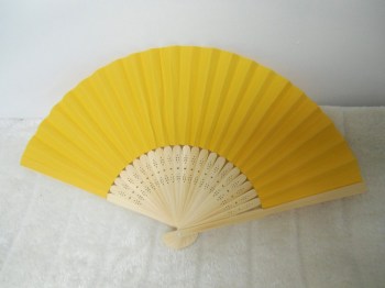 Eventails de pin-up bambou et papier jaune poussin rétro