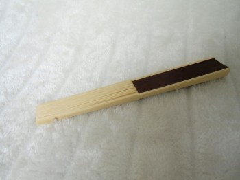 Eventails de pin-up bambou et papier marron chocolat rétro