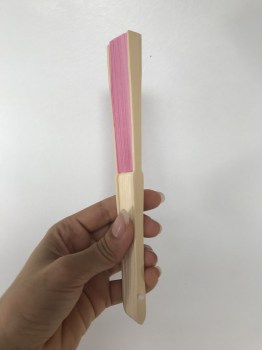 Eventails de pin-up bambou et papier rose rétro