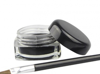 Eyeliner gel noir pratique pinup rétro