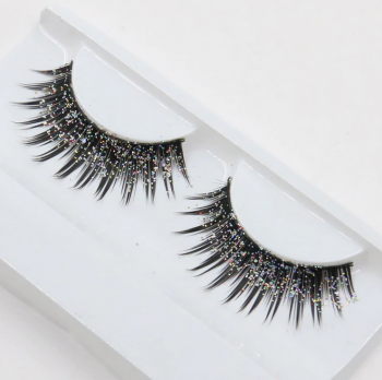 faux-cils-noirs-paillettes