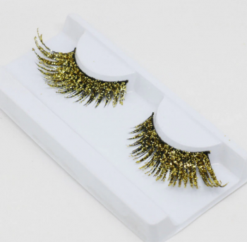 faux-cils-paillettes-dorees-2