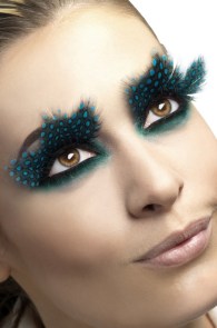 Faux-cils en plumes noires à pois turquoise