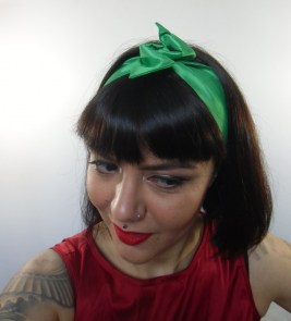 Bandeau cheveux rigide modulable vert satiné