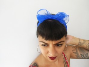 Foulard à cheveux transparent saphir &#34;Blue pinup hairdo&#34;