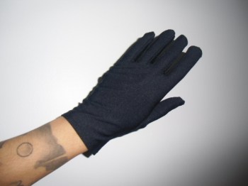 Gants pinups courts de mi-saison noirs tissu satiné