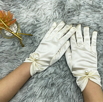 gants-courts-satines-blancs-ivoire-perle-bijou-finition-doree