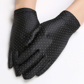 gants-courts-satines-mi-saison-noirs-pois