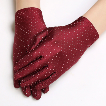 gants-courts-satines-mi-saison-rouges-pois