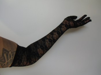 Gants pinups longs en dentelle noire 54cm