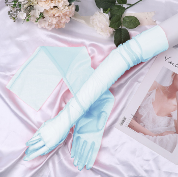 Gants rétro extra longs transparents en tulle bleus ciel