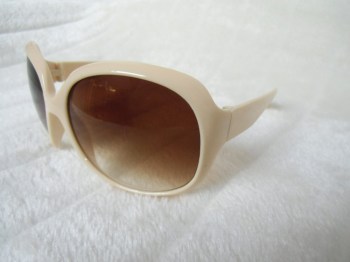 Lunettes de soleil rétro oversize monture beige