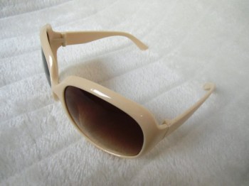 Lunettes de soleil rétro oversize monture beige