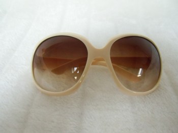 Lunettes de soleil rétro oversize monture beige