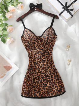 guepiere-sexy-leopard-lacee-derriere-4