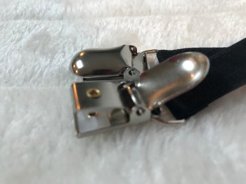 Jarretelle noire trois clips métal détachables