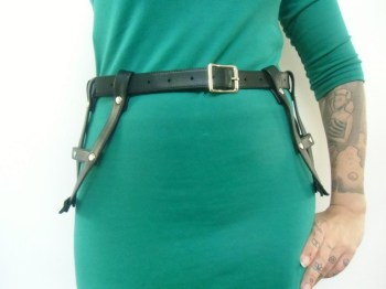 Ceinture jupe cage harnais en simili cuir noir