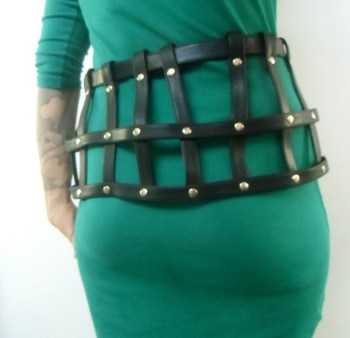 Ceinture jupe cage harnais en simili cuir noir