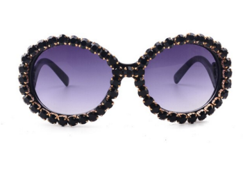 lunettes-de-soleil-oversize-noires-strass-noirs