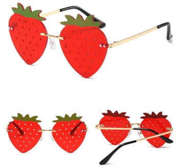 lunettes-originales-forme-fraises-rouges