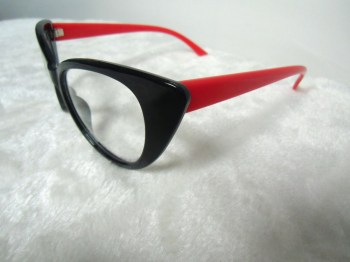 Lunettes papillon verres transparents noir et rouge rétro