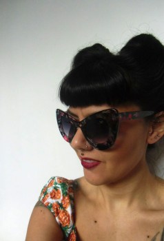 Lunettes de soleil papillon pin-up fleurs oversize