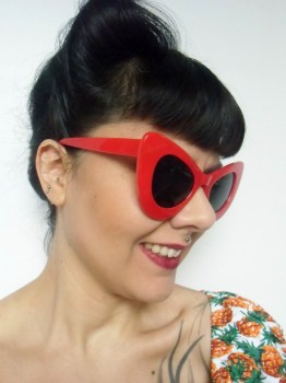 Lunettes de soleil papillon pin-up rouges oversize