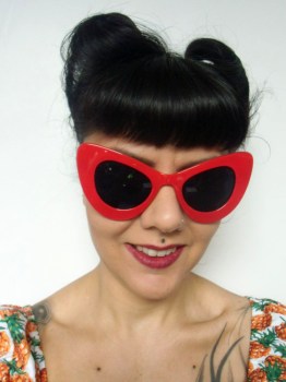 Lunettes de soleil papillon pin-up rouges oversize