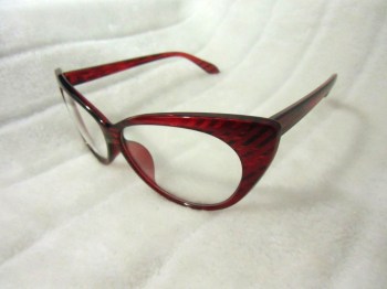 Lunettes papillon rouges à rayures verres transparents