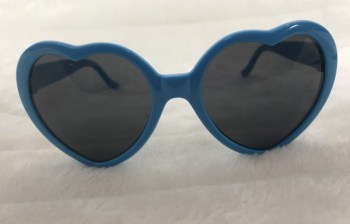 Lunettes de soleil originales coeurs bleus pour pinups