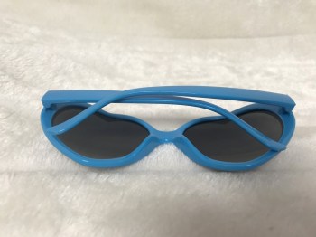 Lunettes de soleil originales coeurs bleus pour pinups