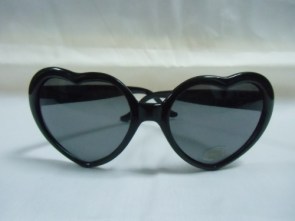 Lunettes de soleil coeurs noirs \