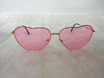 Lunettes de soleil originales coeurs roses rétro