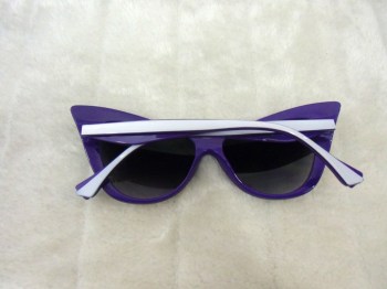Lunettes de soleil papillon rétro design violettes et blanches strass