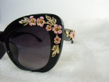 Lunettes de soleil oversize monture fleurs en relief