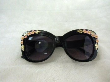 Lunettes de soleil oversize monture fleurs en relief