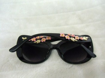 Lunettes de soleil oversize monture fleurs en relief