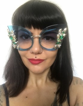 Lunettes de soleil originales rococo bleu à strass pinup