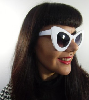 Lunettes de soleil papillon pin-up blanches oversize