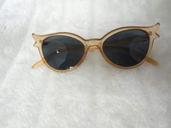 Lunettes de soleil papillon pointues rétro ocre